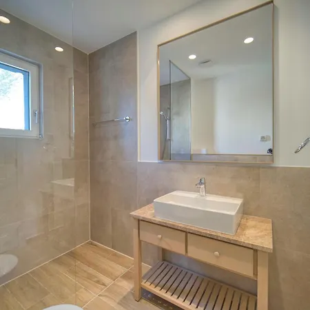 Lustica Bay Centale By 2Bhome Tivat Room photo